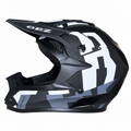 Helmetë Cross ORZ – E zezë me detaje të bardha dhe gri